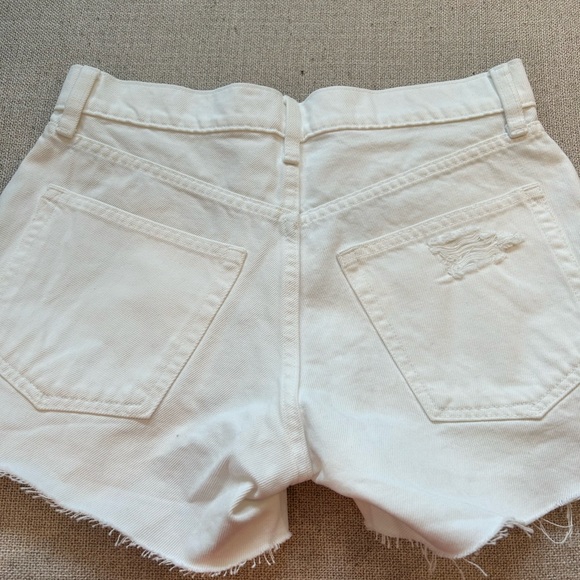 4” Low Rise Stride Short - Picture 4 of 4